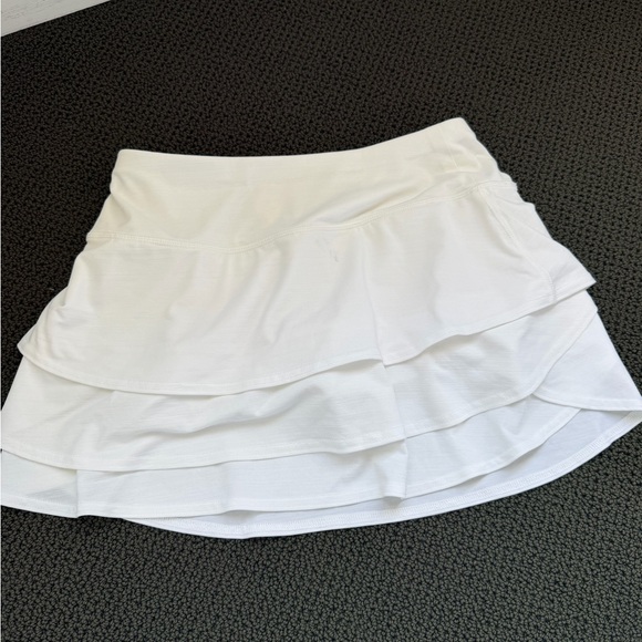 Athleta Dresses & Skirts - White Athleta XS ruffle skirt. Never worn.